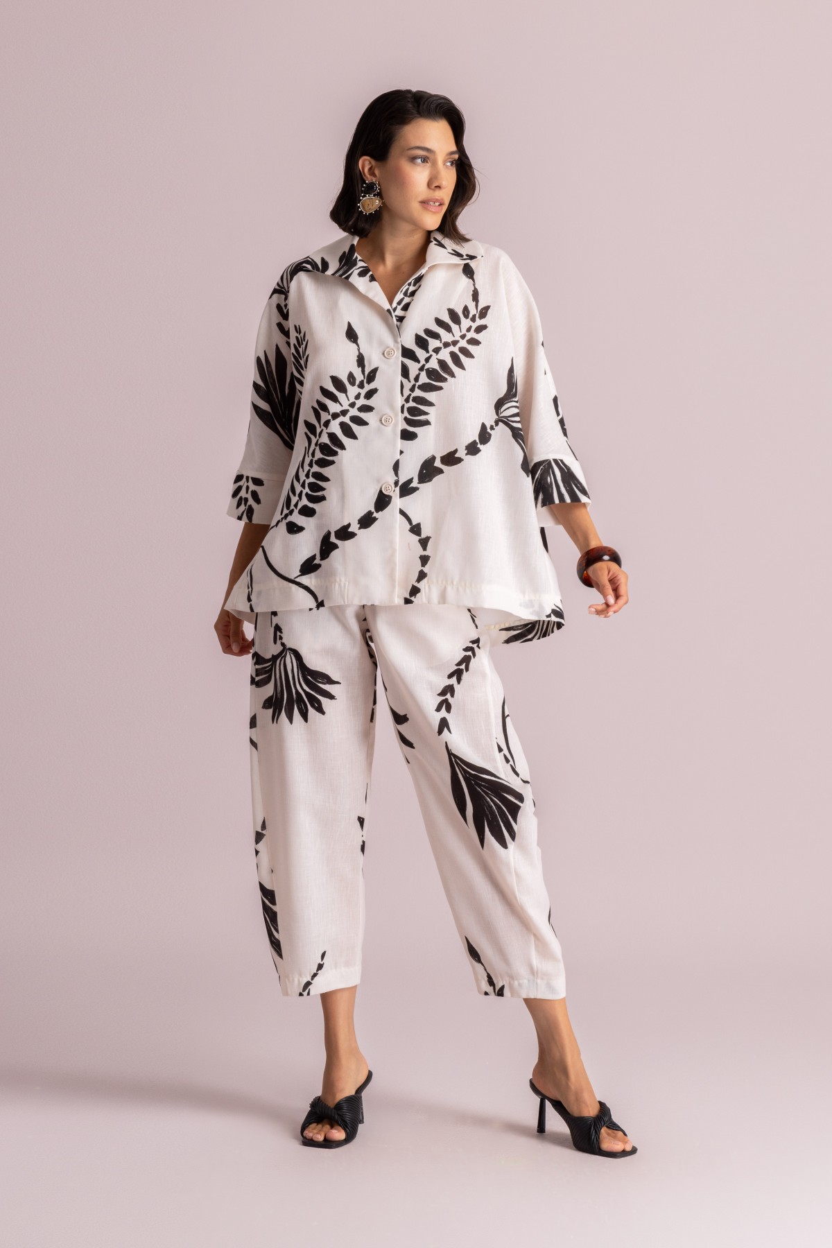 Ασπρόμαυρο κιμονό   botanical print