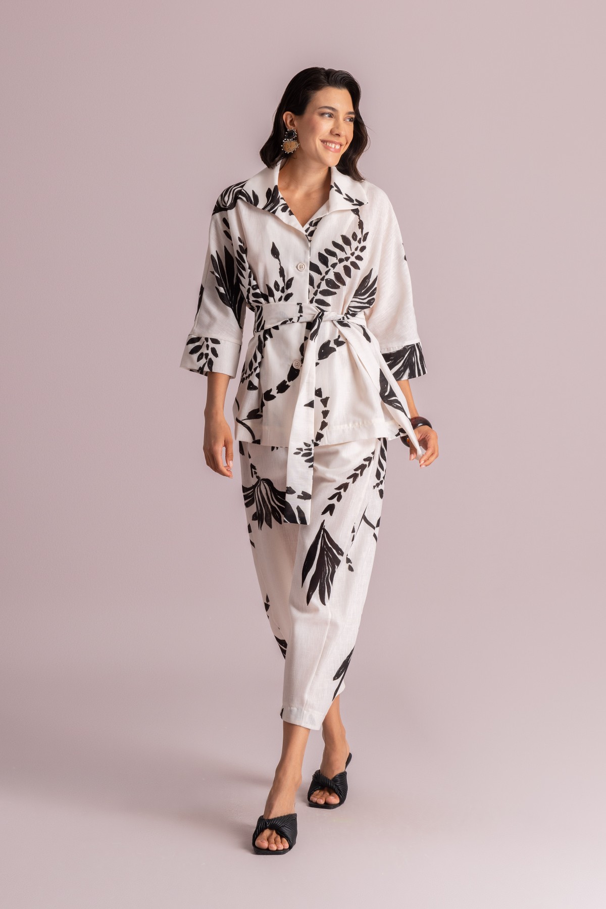 Ασπρόμαυρο κιμονό   botanical print