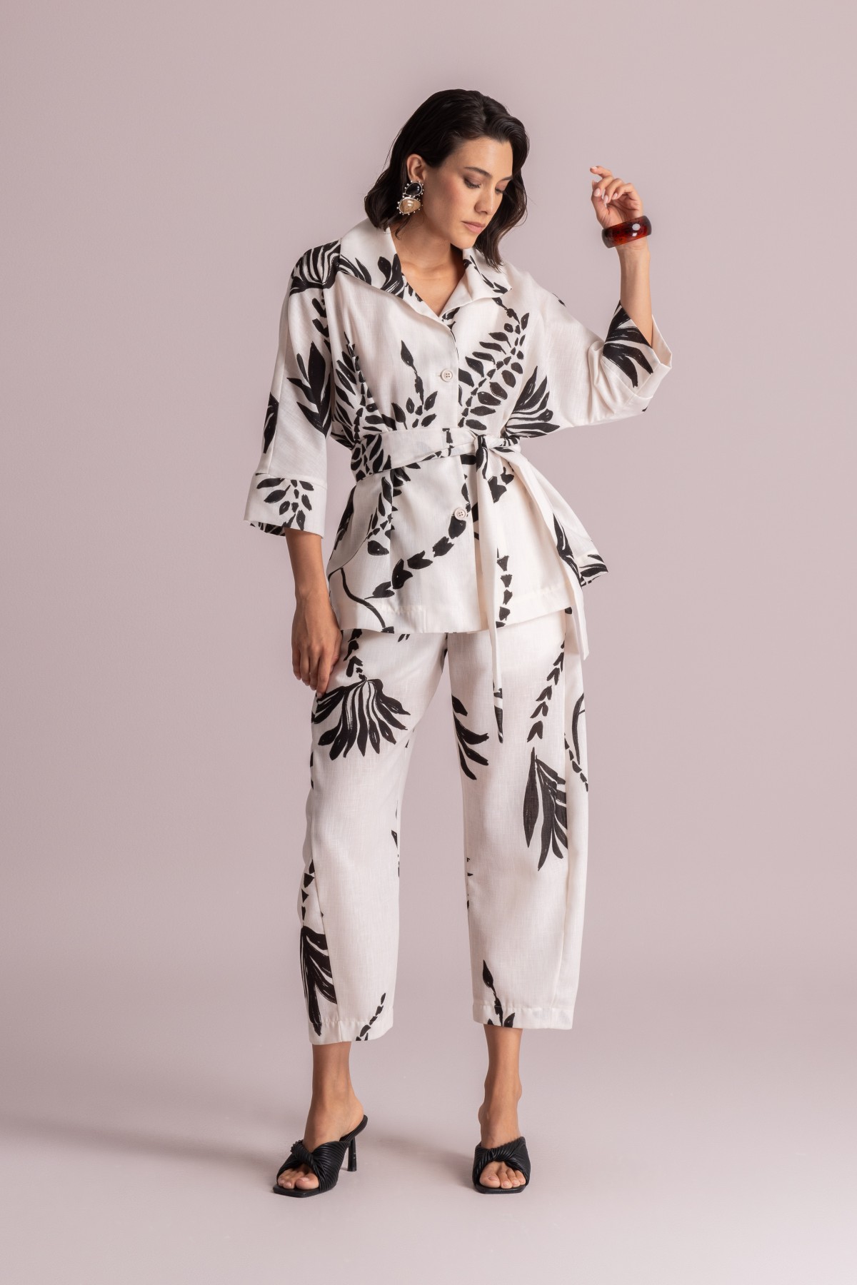 Ασπρόμαυρο κιμονό   botanical print