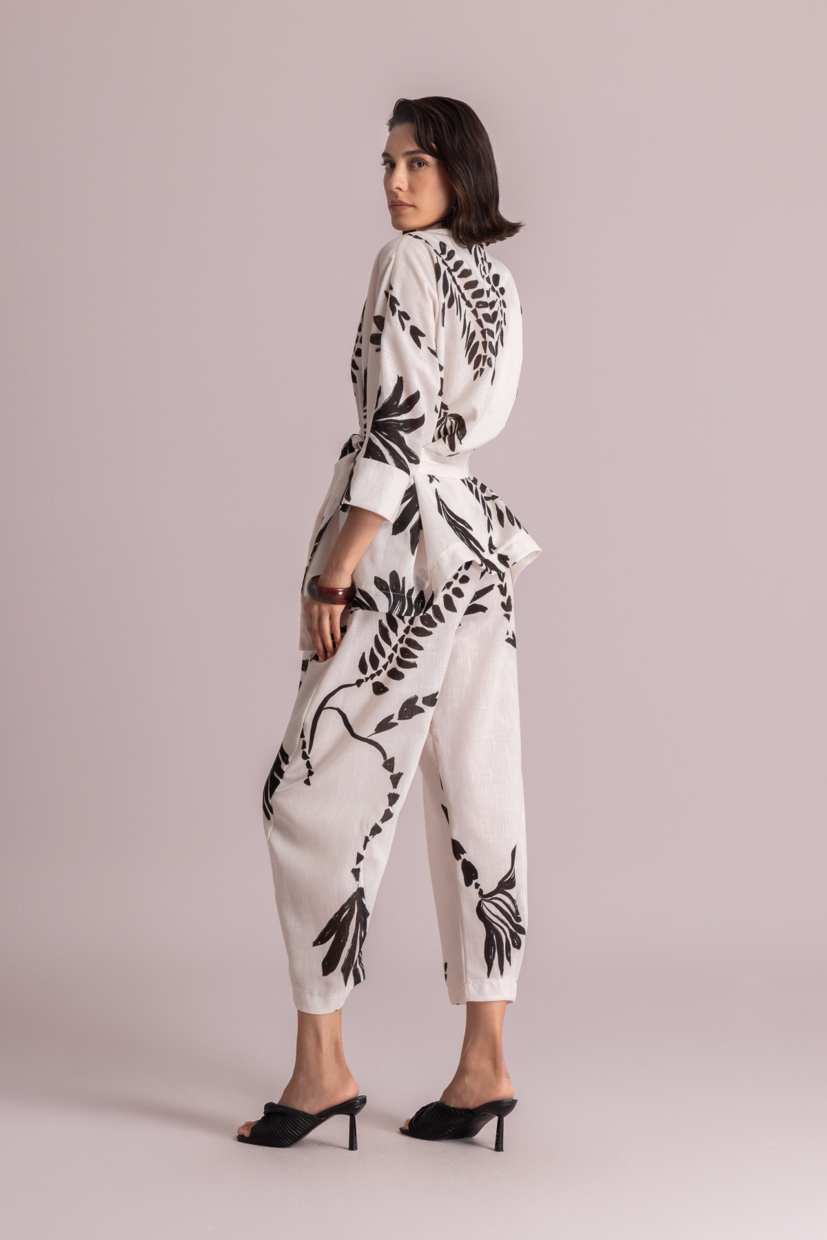 Ασπρόμαυρο κιμονό   botanical print