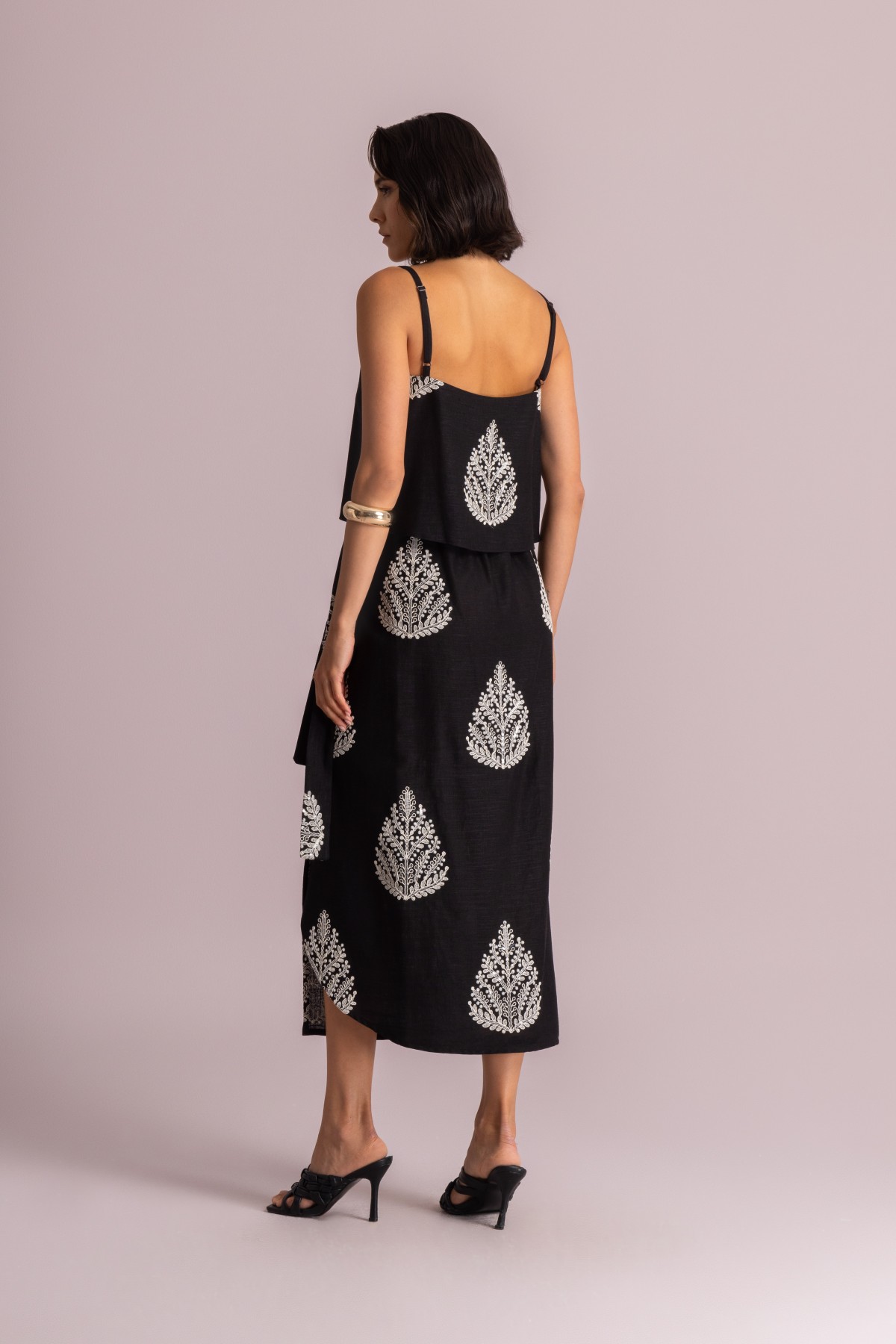 Midi κρουαζέ φούστα με λευκά μοτίβο.