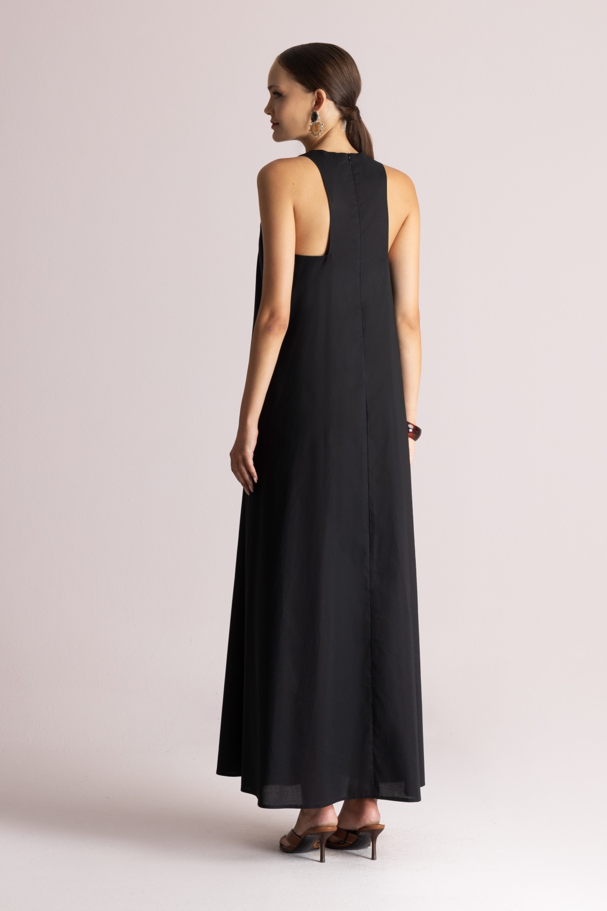 Μαύρο maxi φόρεμα με λαιμόκοψη V