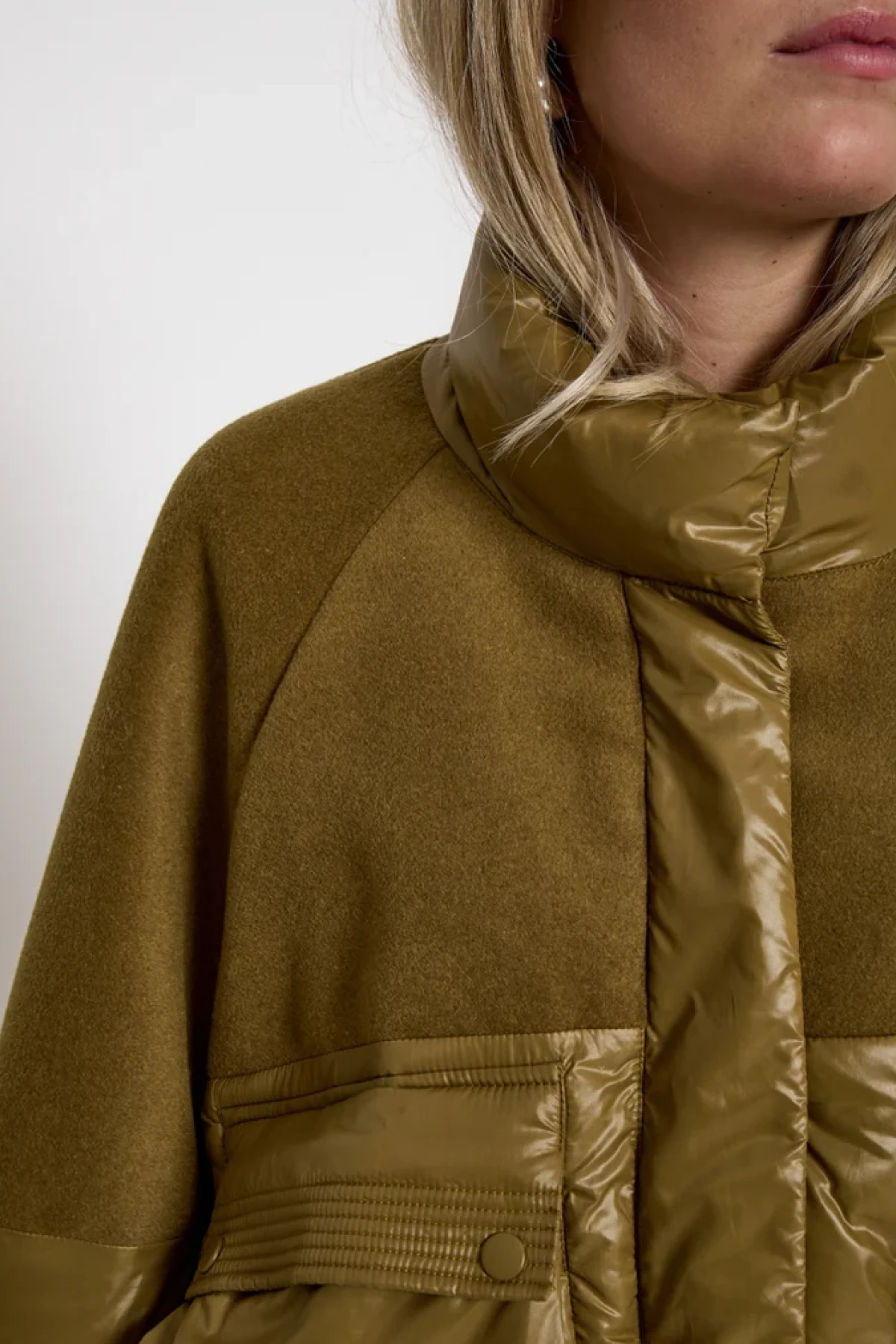 Oversized cropped puffer jacket