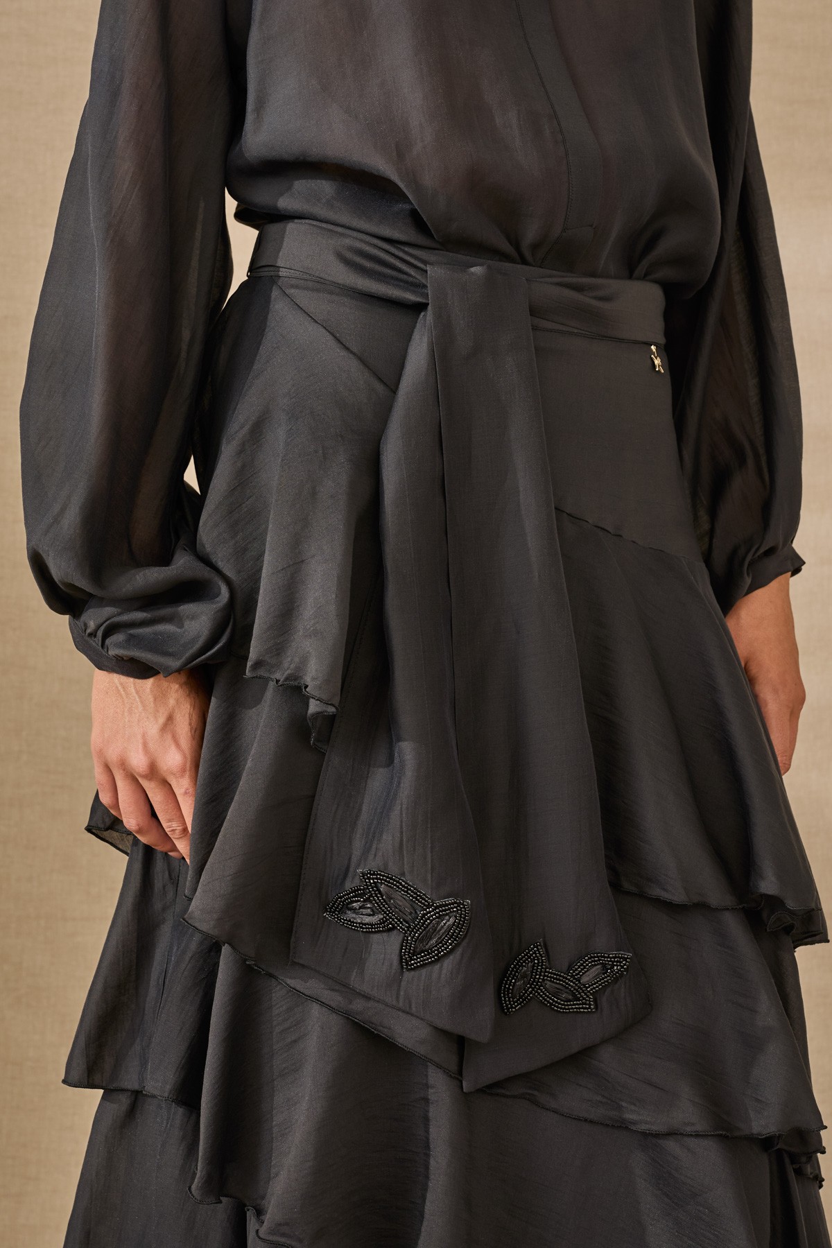 Μακριά φούστα με βολάν en