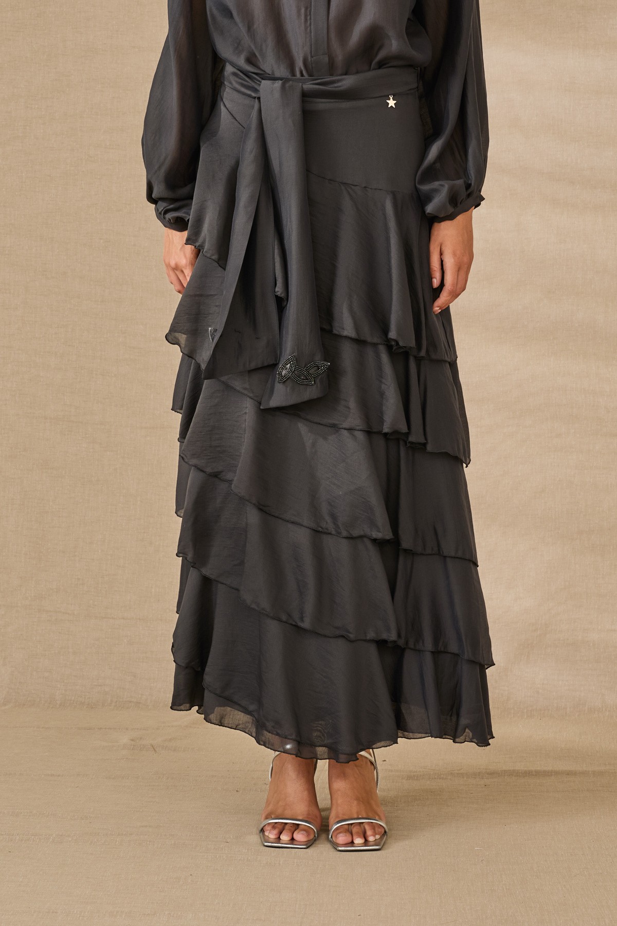 Μακριά φούστα με βολάν en