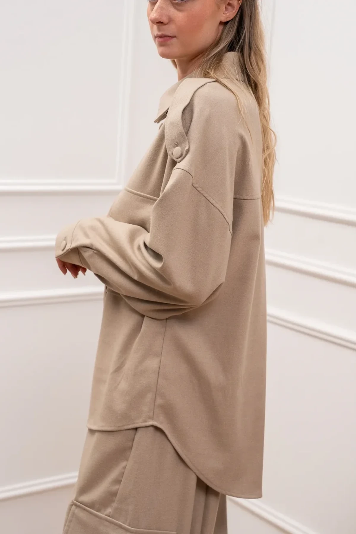 Oversized  πουκάμισο από μαλακό, suede-effect ύφασμα με βελούδινη αφή