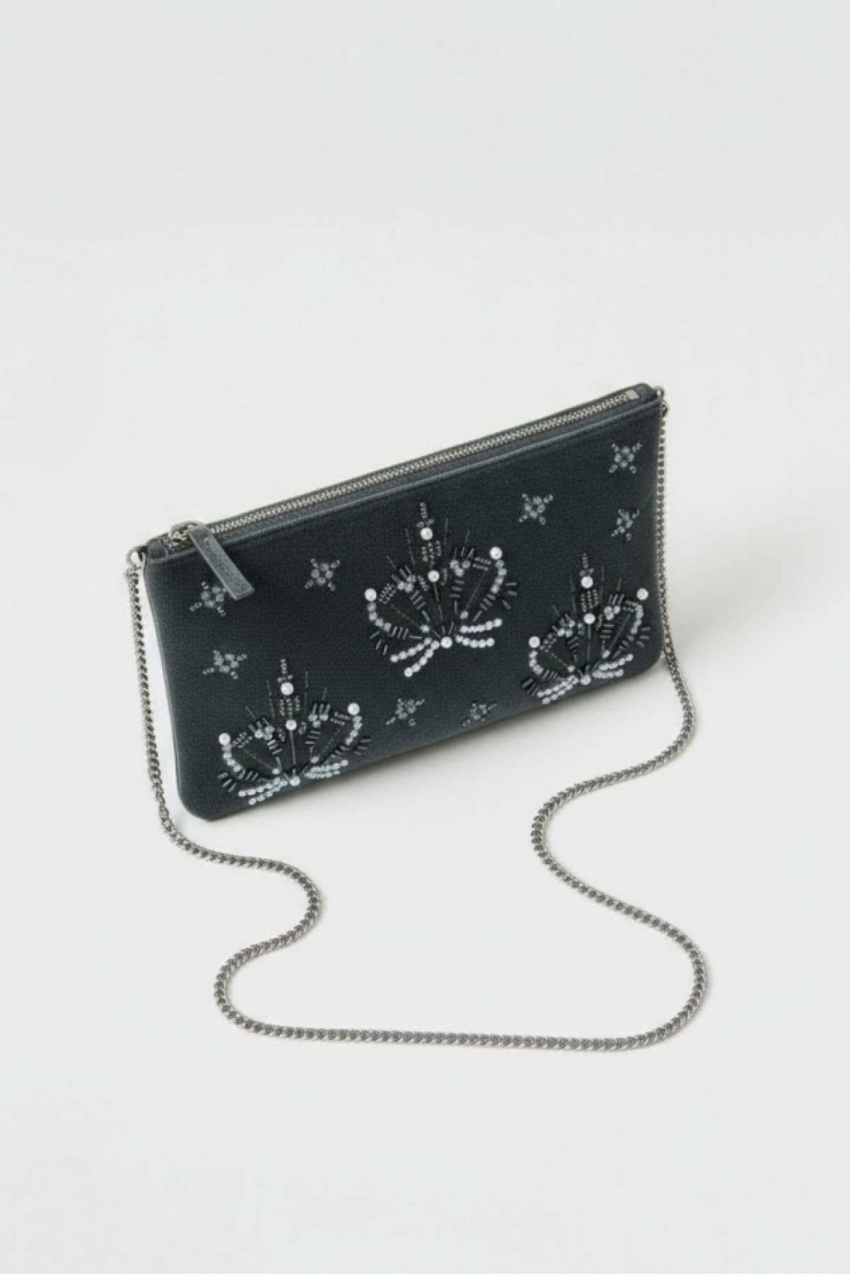 Βελούδινο τσαντάκι clutch  κεντημένο  με χάντρες