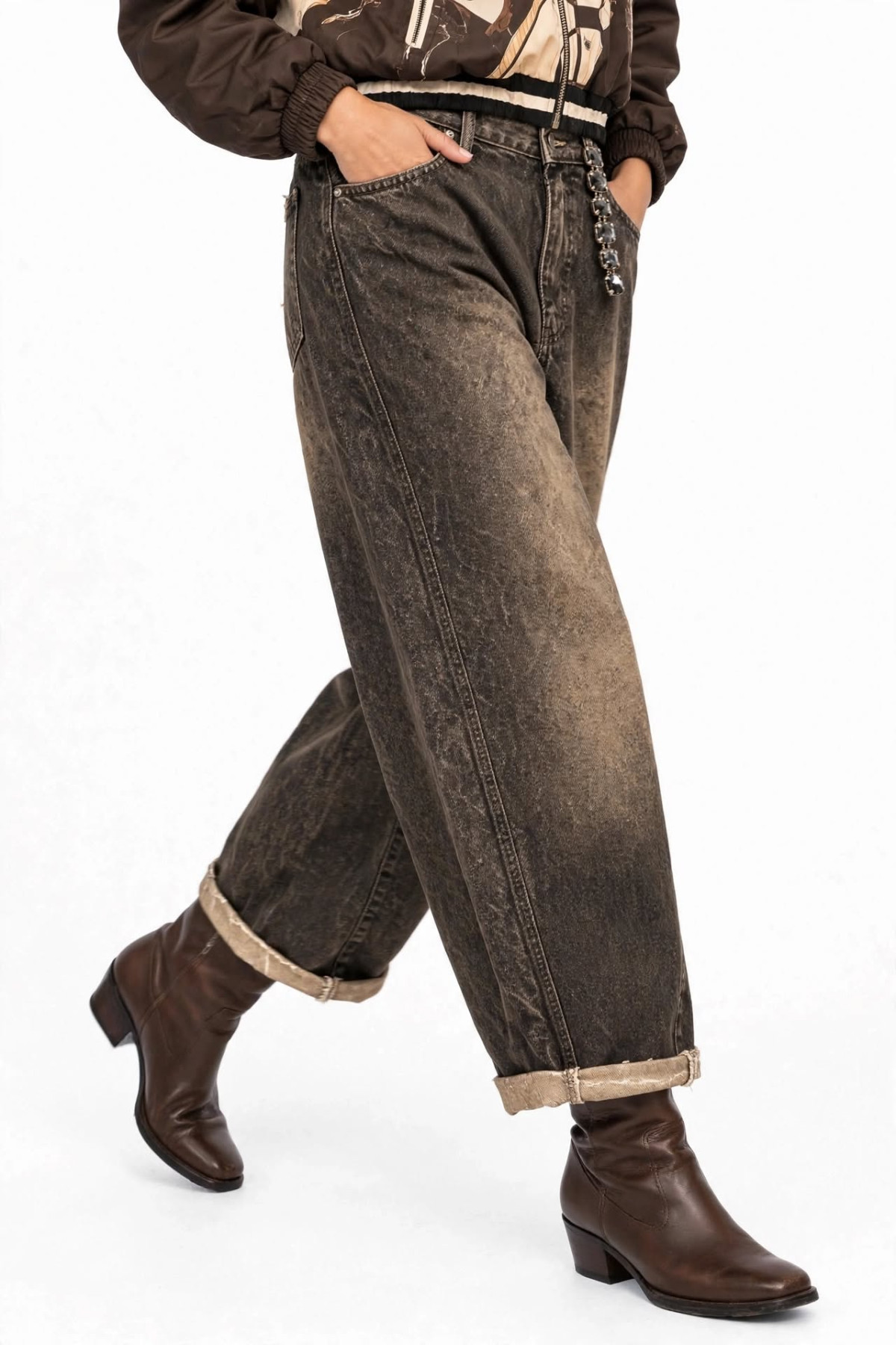 Baggy  Jeans σε άνετη barrel γραμμή