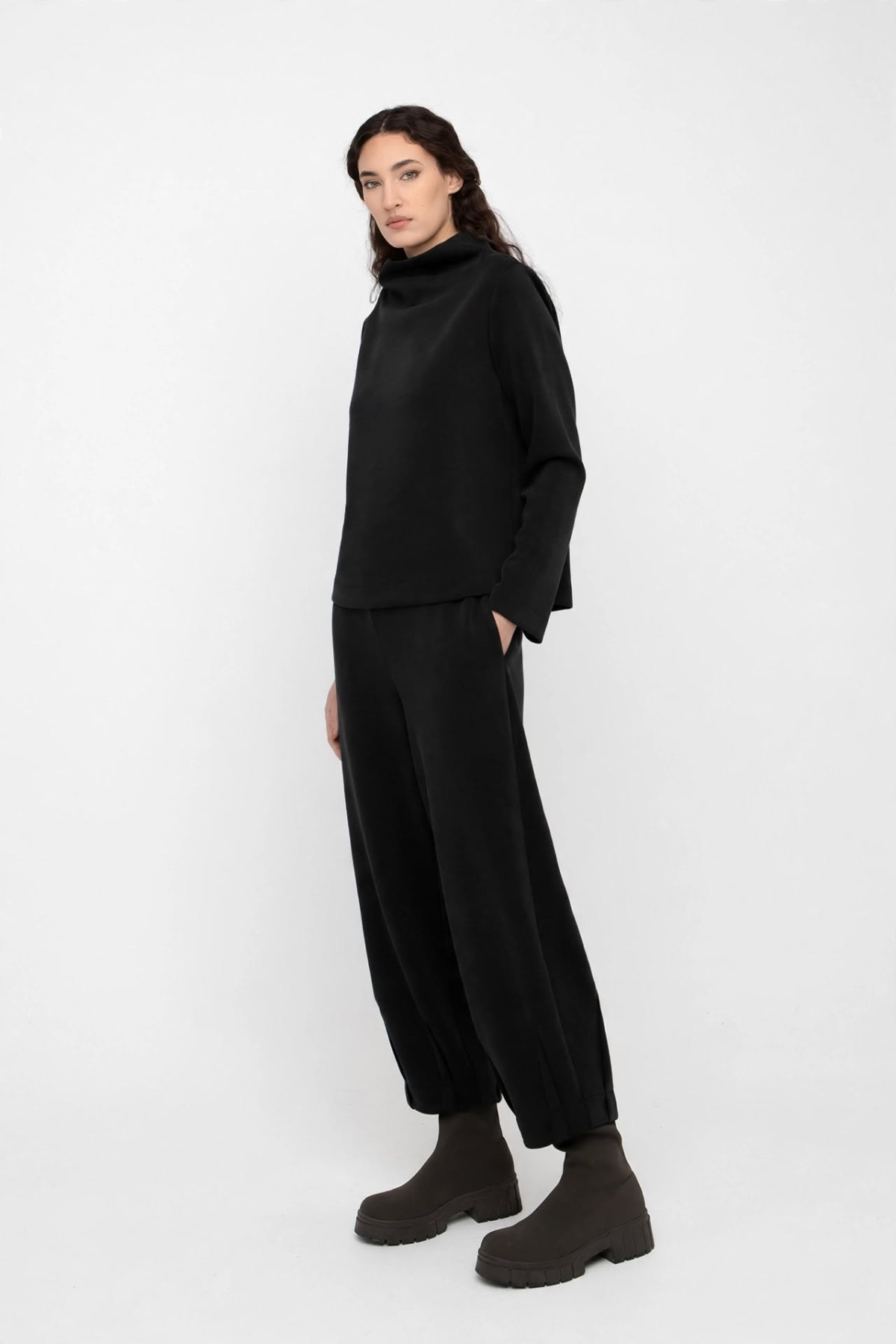 Μπλούζα με ψηλό Draped γιακά