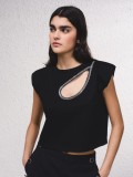 T-SHIRT ME ΑΝΟΙΓΜΑ ΜΠΡΟΣΤΑ ΔΙΑΚΟΣΜΗΜΕΝΟ ΜΕ ΛΑΜΠΕΡΕΣ ΠΕΤΡΕΣ
