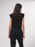 T-SHIRT ME ΑΝΟΙΓΜΑ ΜΠΡΟΣΤΑ ΔΙΑΚΟΣΜΗΜΕΝΟ ΜΕ ΛΑΜΠΕΡΕΣ ΠΕΤΡΕΣ