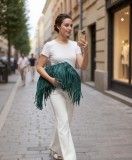 Πλεκτό Clutch  από ψάθα (Raffia Style)  καλυμμένο με μακριά κρόσσια μπροστά στην ίδια απόχρωση.