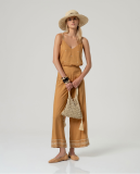 Παντελόνα σε ίσα χαλαρή γραμμή. Συνδύασε την με το τοπ του