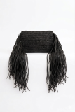 Πλεκτό Clutch από ψάθα (Raffia Style) με μακριά πλαϊνά κρόσσια  στην ίδια απόχρωση.