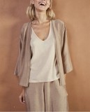 Κοντό ανοιχτό κιμονό. Συνδύασε το και με την παντελόνα από την ίδια συλλογή