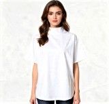 Κοντομάνικη  stylish μπλούζα με πλαϊνά κουμπιά.