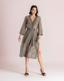 Νημάτινο κιμονό διακοσμημένο με παγιέτες