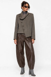 Cropped σακάκι με ασύμμετρο κλείσιμο & διαγώνια κουμπιά